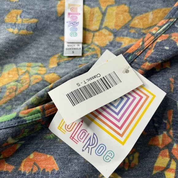 LuLaRoe Size S Classic T Shirt - Picture 2 of 6